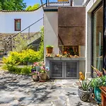 Вилла Old Town 2br Spacious House With Private Garden And Free Parking