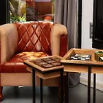 Old Town 2br Spacious House With Private Garden And Free Parking Вилла *