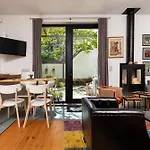 Old Town 2br Spacious House With Private Garden And Free Parking