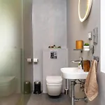 Old Town 2br Spacious House With Private Garden And Free Parking Вилла *