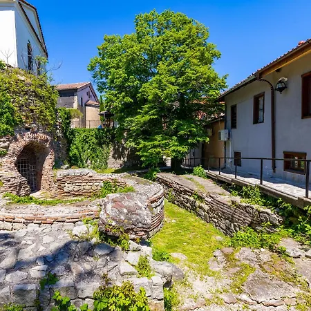 Old Town 2br Spacious House With Private Garden And Free Parking Вилла Пловдив
