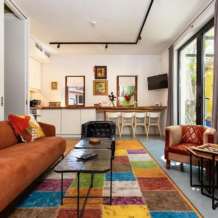 2br House With Garden And Free Parking In The Old Town *