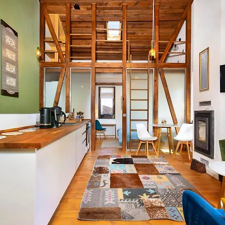 Old Town 2br Spacious House With Private Garden And Free Parking Villa *