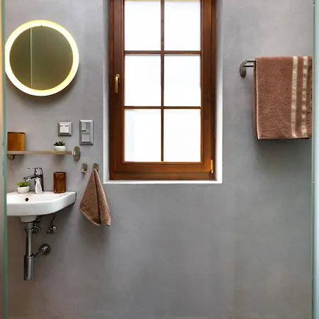 Villa Old Town 2br Spacious House With Private Garden And Free Parking Plovdiv