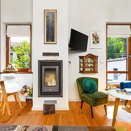 2br House With Garden And Free Parking In The Old Town *
