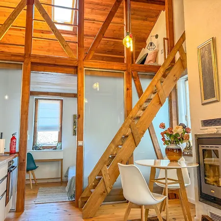 Old Town 2br Spacious House With Private Garden And Free Parking