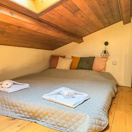 Old Town 2br Spacious House With Private Garden And Free Parking * Пловдив