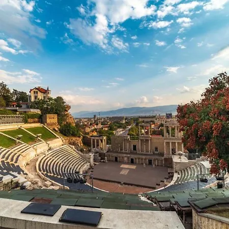 Old Town 2br Spacious House With Private Garden And Free Parking *