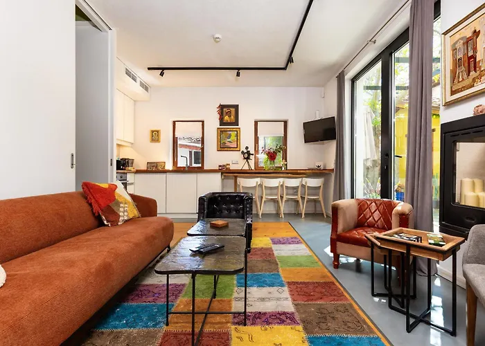 Old Town 2br Spacious House With Private Garden And Free Parking *