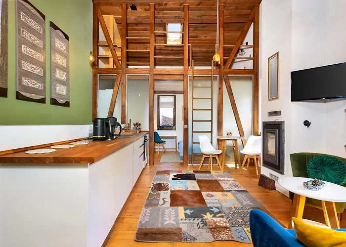 Old Town 2br Spacious House With Private Garden And Free Parking 别墅 *