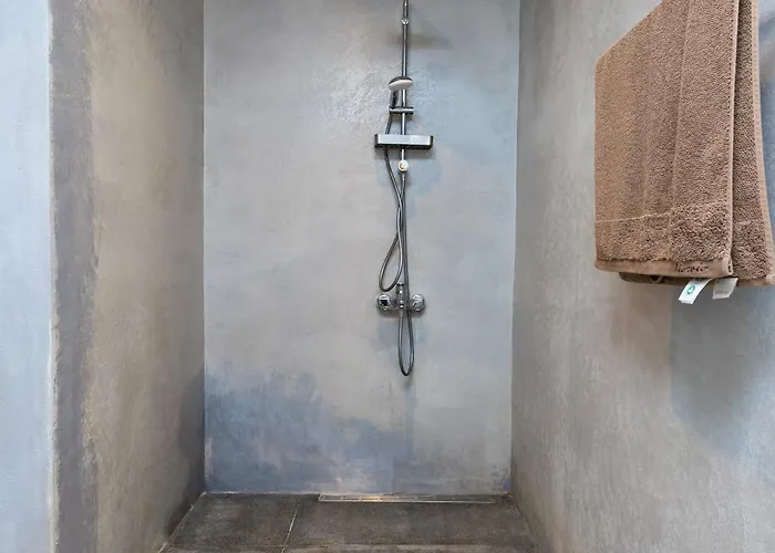 Old Town 2br Spacious House With Private Garden And Free Parking 普罗夫迪夫