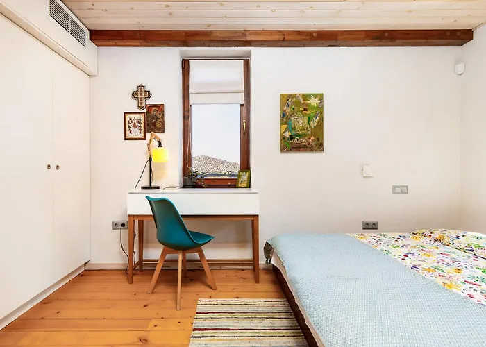 Old Town 2br Spacious House With Private Garden And Free Parking * 普罗夫迪夫