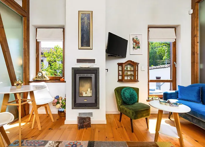 Old Town 2br Spacious House With Private Garden And Free Parking *