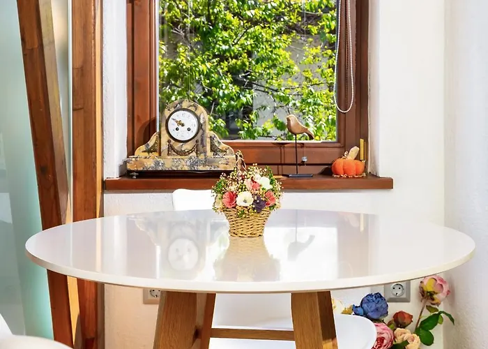 Old Town 2br Spacious House With Private Garden And Free Parking 普罗夫迪夫