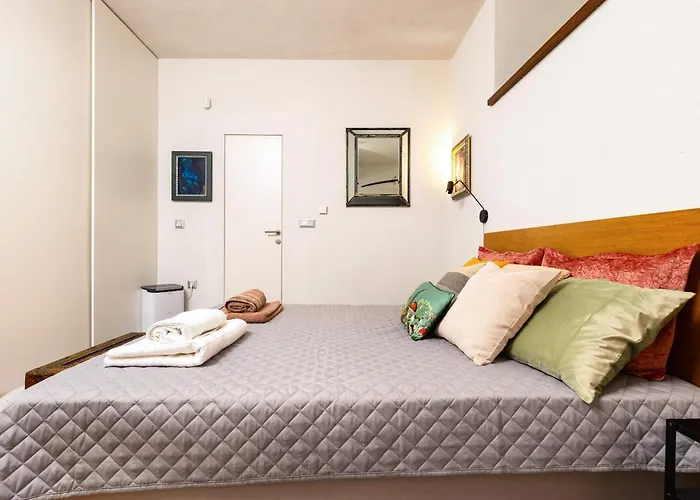 Old Town 2br Spacious House With Private Garden And Free Parking 别墅 普罗夫迪夫