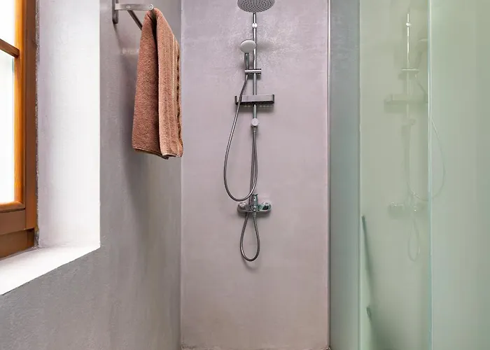 别墅 Old Town 2br Spacious House With Private Garden And Free Parking 普罗夫迪夫