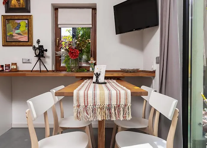 Old Town 2br Spacious House With Private Garden And Free Parking * 普罗夫迪夫