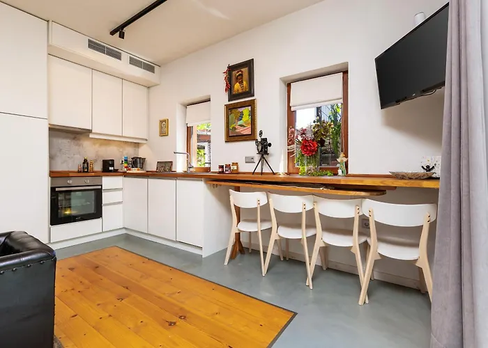 别墅 Old Town 2br Spacious House With Private Garden And Free Parking 普罗夫迪夫