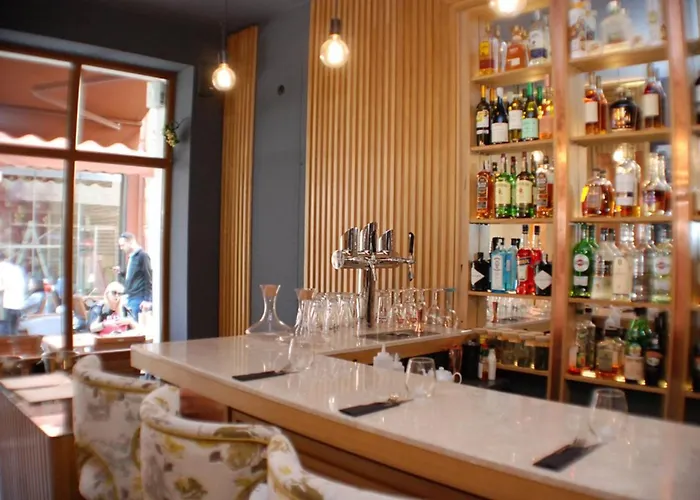 Old Town 2br Spacious House With Private Garden And Free Parking